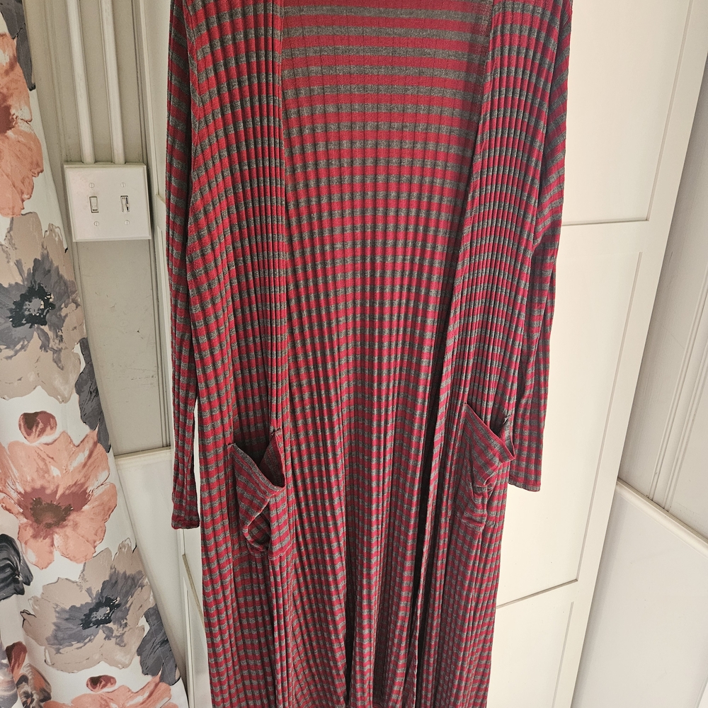 LuLaRoe Sarah Red/Crimson and Gray Striped Ribbed Duster, Size large